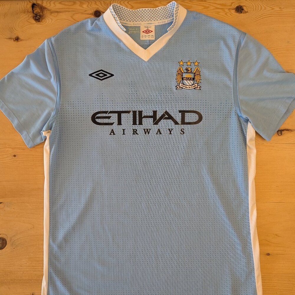 Umbro Manchester City Mario Balotelli 2011/2012 home jersey, size medium